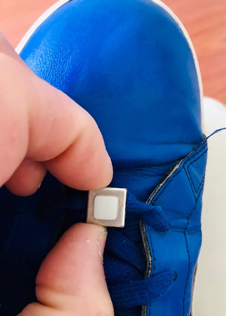 reverso-adorno-en-zapatilla